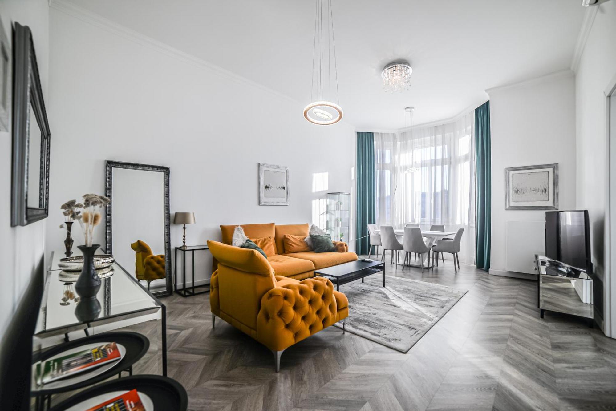 Апартаменти Luxury Downtown Dreams *