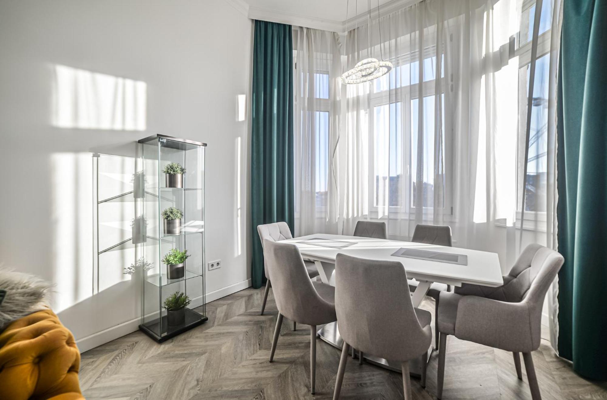 Luxury Downtown Dreams Будапешт