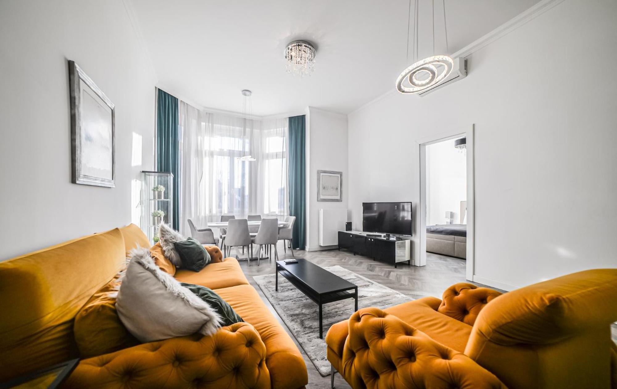Апартаменти Luxury Downtown Dreams *